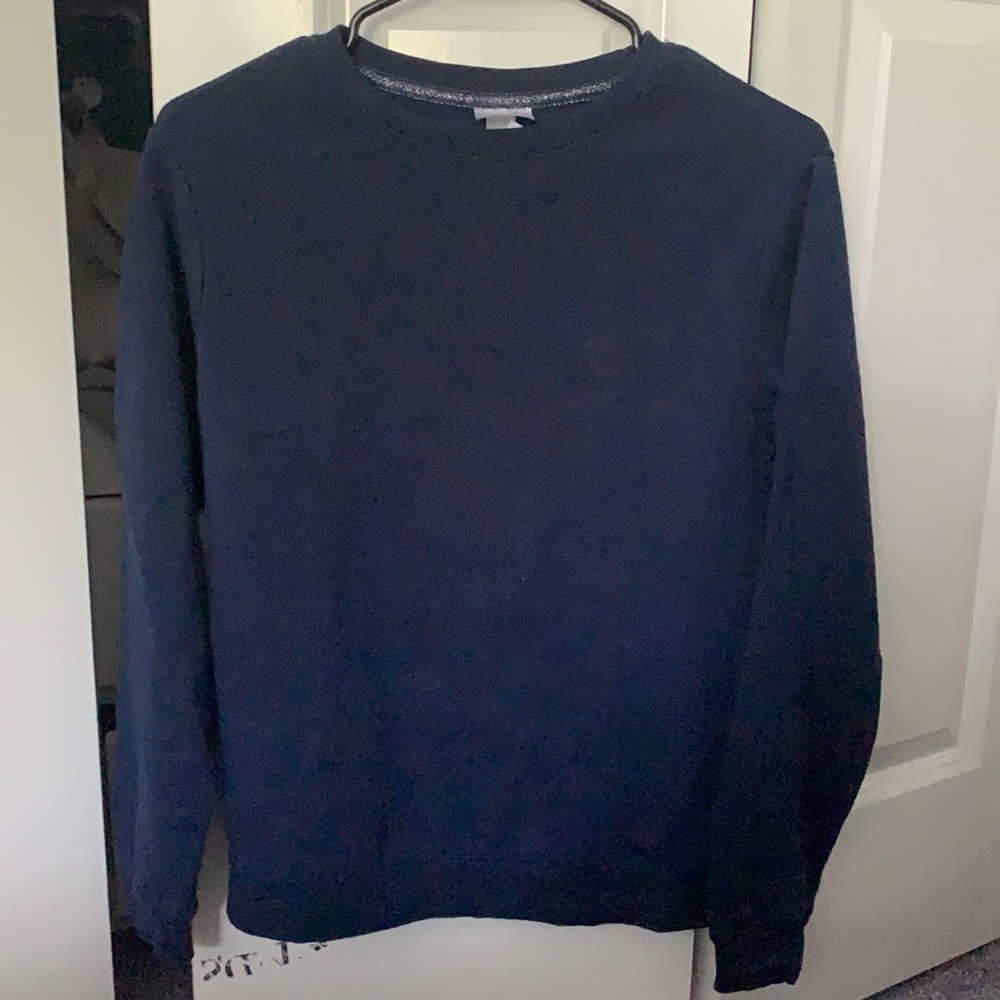 Women’s navy blue crewneck